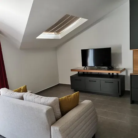 Topaz Suites By Safiya